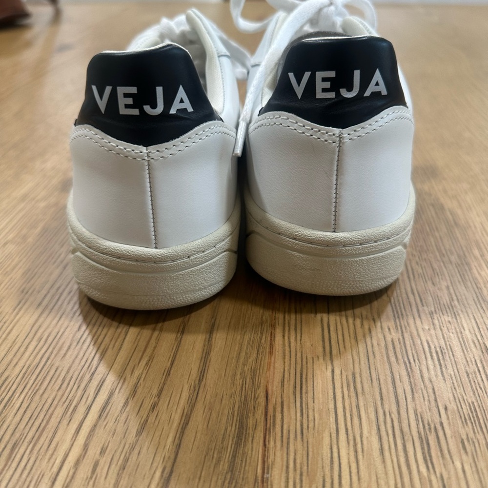 Veja White and Black Casual Sneakers - Picture 2 of 4